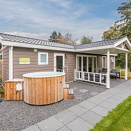 Guest house 570796 - Bungalow Utrechtse Heuvelrug - 4-persoons Wellness Lodge | 4BW