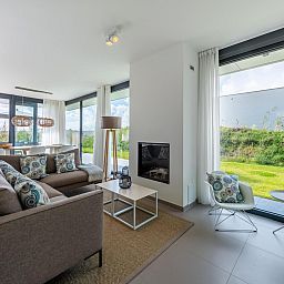 Gemuetliche Terrasse mit Gartenmoebeln in Duinvallei 27, Kamperland, Ferienhaus in Zeeland.