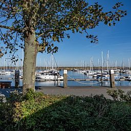 Prachtig uitzicht op de jachthaven vanuit Sophiaboulevard 15, Roompot Beach Resort in Kamperland, Zeeland.