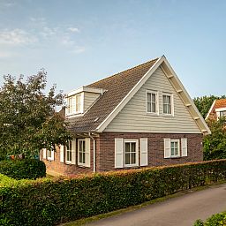 Guest house 600461 - Bungalow Schouwen-Duiveland - Duinpark 't Hof van Haamstede | 8-persoons bungalow | 8E2