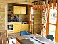 Verblijf 610109 • Vakantiewoning Tholen • Gezellig kindvriendelijk houten chalet met omheinde tuin  • 5 van 26