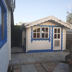 Geraeumige Terrasse im Ferienhaus ZE1418 in Sint-Annaland, Tholen, Zeeland.