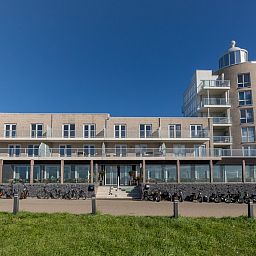 Appartement in Scherpenisse, gelegen in het pittoreske Tholen, Zeeland, biedt een prachtig uitzicht en moderne accommodatie aan de kust.