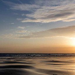 Stilvolles Waschbecken im Ferienhaus ZE320 in Oostkapelle, Walcheren, fuer einen komfortablen Aufenthalt.