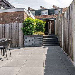 Essecke im Ferienhaus ZE067 Oostkapelle Walcheren mit grosser Uhr