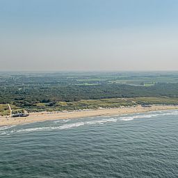 Modern kitchen in vacation home ZE414, Oostkapelle, Walcheren, Zeeland.