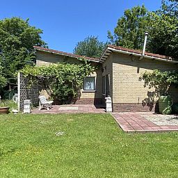 VZ1007 Vakantiebungalow met ruime tuin in Oostkapelle, Walcheren, Zeeland.