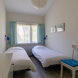 Modernes Badezimmer des Ferienhauses ZE624 in Oostkapelle, Walcheren, Zeeland.