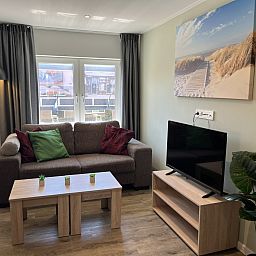 Modern bathroom in vacation home ZE927, Westkapelle, Walcheren, with sink and towel radiator.