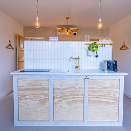 Modernes Badezimmer im Ferienhaus ZE1408 in Domburg, Walcheren, Zeeland.