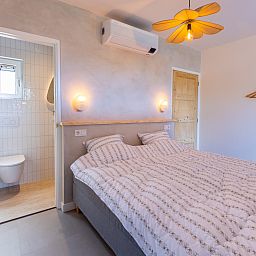 Komfortables Schlafzimmer im Ferienhaus ZE1408, Domburg, Walcheren, Zeeland.