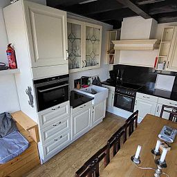 Gemuetlicher Schlafboden im Ferienhaus ZE1260, Vlissingen, Walcheren mit Holzbalken.