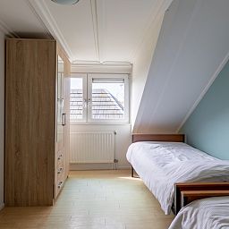 Gezellig terras met parasol bij vakantiehuis ZE379 in Vlissingen, Walcheren.