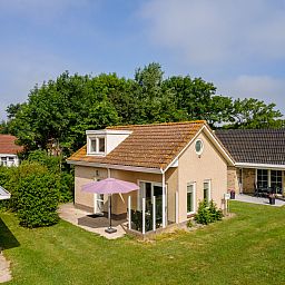 Moderne badkamer in vakantiehuis ZE379, Vlissingen, Walcheren, Zeeland.