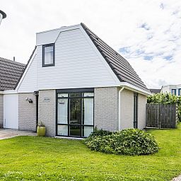 VZ969 Ferienhaus in Vlissingen, Walcheren, mit gruener Umgebung und moderner Architektur.