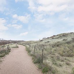 Natuurlijke wandelpaden rondom Vakantiehuisje in Vlissingen, perfect voor een rustgevende vakantie in Zeeland.