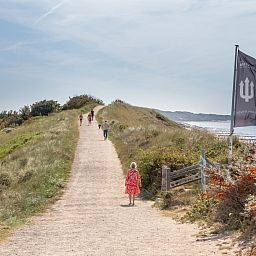 Strand en duinen bij Zoutelande, nabij vakantiehuis ZE281 in Walcheren, Zeeland.
