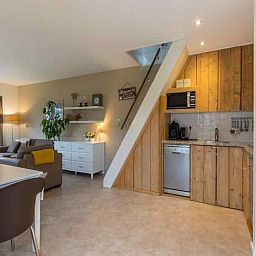 Spacious bathroom with sink in vacation home ZE1392, Zoutelande, Walcheren.
