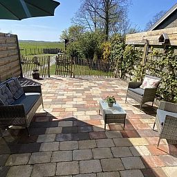 Gezellig terras met uitzicht bij VZ944 Vakantiehuis in Grijpskerke, Walcheren, Zeeland.