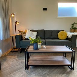 Modern bathroom with shower in vacation home ZE1415, Gapinge, Walcheren, Zeeland.