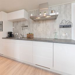 Moderne Kueche im Ferienhaus Ruisweg 34, Wemeldinge, ausgestattet mit allen Annehmlichkeiten in Zeeland.