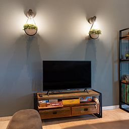 Luxe douche in ZH415 vakantiehuis, Ouddorp, Zuid-Holland met moderne faciliteiten en stijlvolle afwerking.