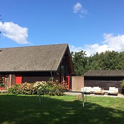 Ferienhaus in Reeuwijk, Groene Hart, Suedholland, mit grossem Garten und Terrasse, ideal zum Entspannen in der Natur.
