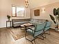 Guest house 670855 • Bungalow Groene hart • De Reeuwijkse Plassen | 20-persoons waterwoning - Wijk en Wo  • 3 of 13
