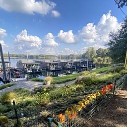 Huren Houseboat Middelaar