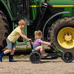 FarmCamps Holzik Stables
