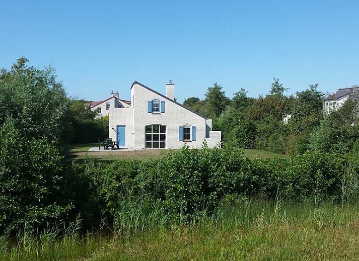 Modernes Wohnzimmer der Villa Duindoorn Texel (675) in De Cocksdorp, Texel mit komfortabler Einrichtung.