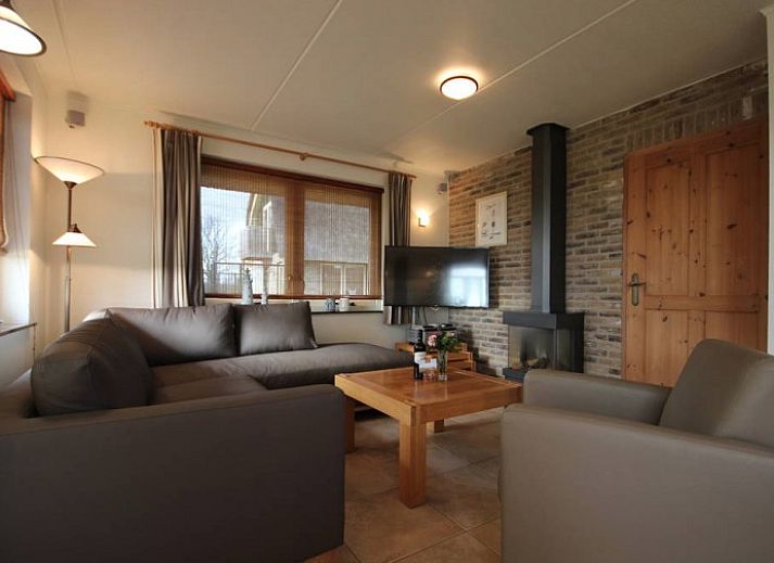 Luxurioese rollstuhlgerechte Villa fuer 6 Personen mit Reetdach in De Cocksdorp, Texel, Watteninseln, umgeben von Natur.