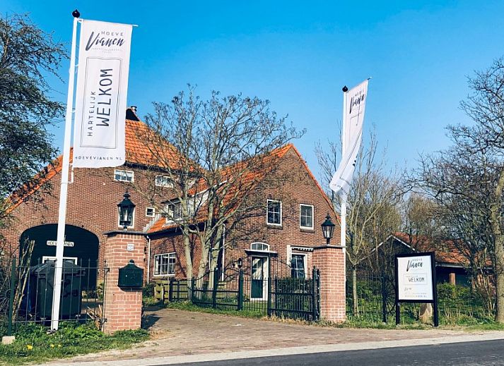 Informative Details in Einzigartige 10 pers. Farm Lodge De Vuurtoren in 'Hoeve Vianen', Ferienhaus in De Cocksdorp, Texel, mit Schluessel und Prospekt.