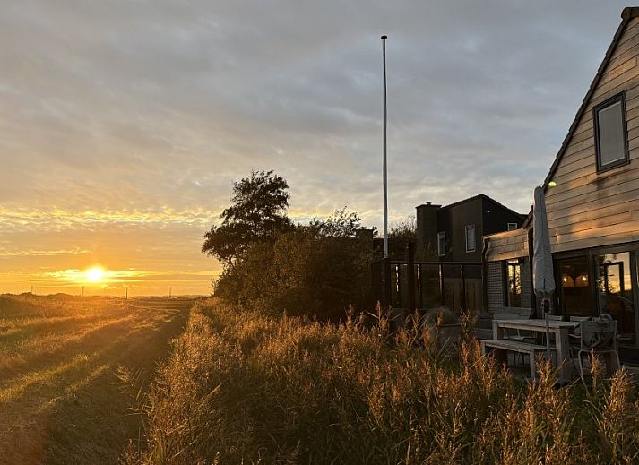 Kuechengeraete in Kaap Zilt Texel, De Cocksdorp, mit Wasserkocher, Mixer und Kaffeemaschine.