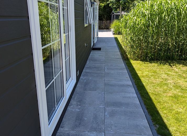 Chalet 114 in De Cocksdorp, Texel, biedt een charmante vakantiehuiservaring omringd door natuur en rust op de Waddeneilanden.