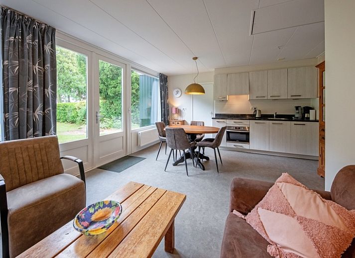 Vakantiehuis Slufterhoek 150 in De Cocksdorp Texel met groene tuin en terras.