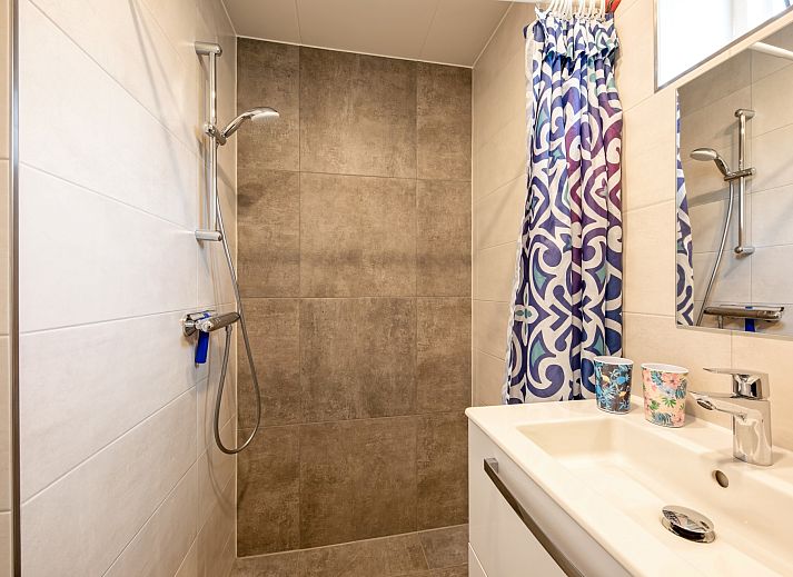 Eethoek en keuken in Vakantiehuis Slufterhoek 150, De Cocksdorp Texel.