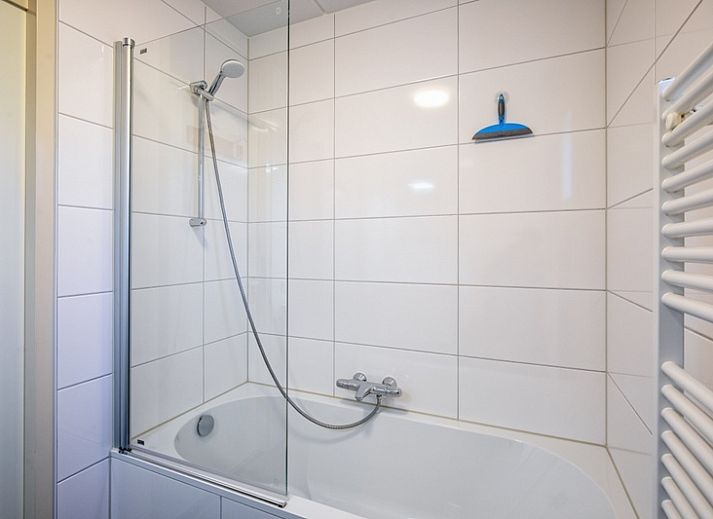 Gemuetliche Kueche und Essbereich im Ferienhaus Roggeslootweg Nr. 656, De Cocksdorp, Texel, ideal fuer einen entspannten Aufenthalt auf den Watteninseln.