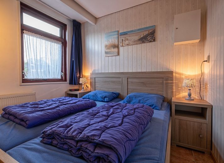 Eethoek in Vakantiehuis Slufterhoek 100, De Cocksdorp, Texel met uitzicht op de tuin.