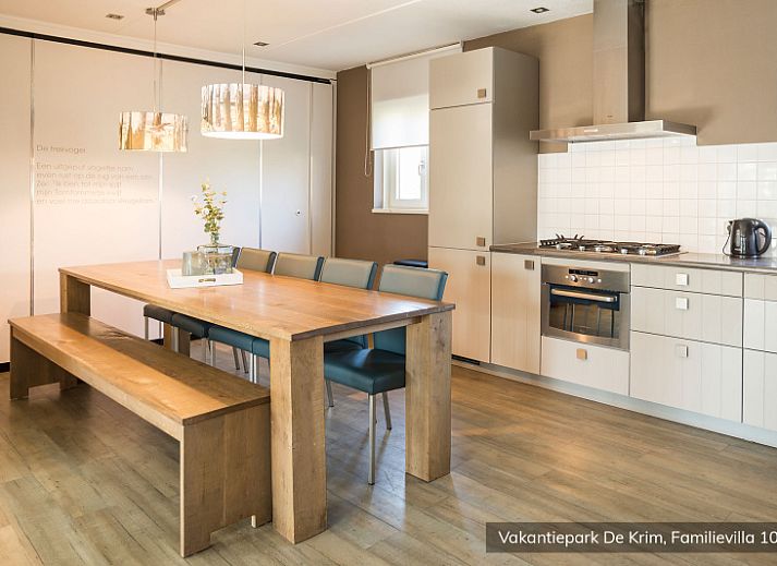 Gemuetliches Schlafzimmer in Familienvilla 10 Personen, De Cocksdorp, Texel mit komfortablen Betten.