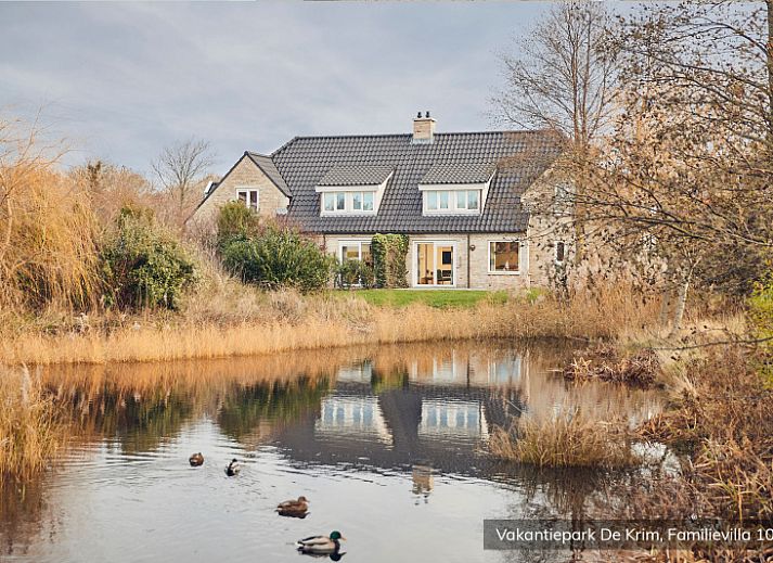 Gemuetliches Schlafzimmer in Familienvilla 10 Personen, De Cocksdorp, Texel mit komfortablen Betten.