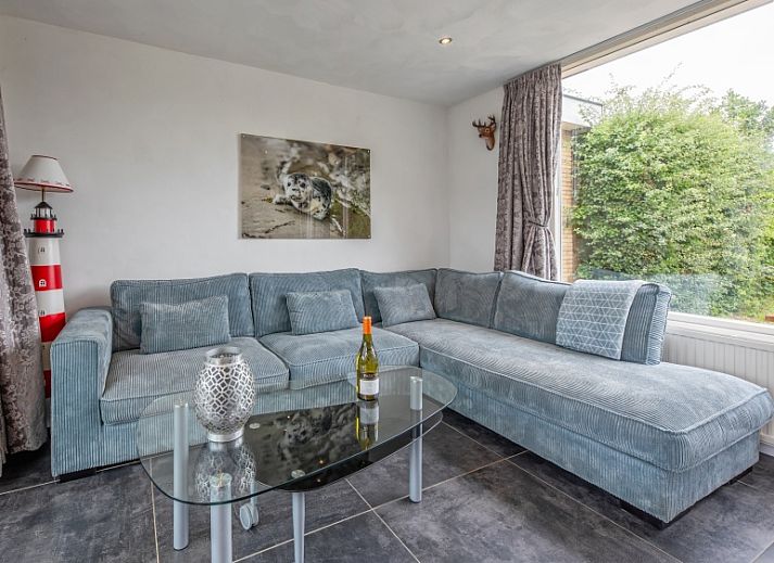 Enjoy the modern veranda at Bungalowpark Tamarisk, Bungalow Duin aan Zee Texel in De Cocksdorp, Texel.