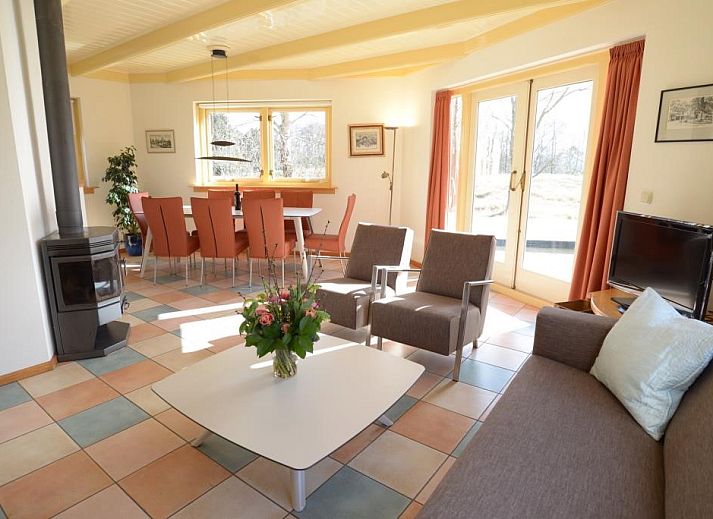 Ferienhaus Velduil in De Cocksdorp Texel, umgeben von gruener Natur und Ruhe.