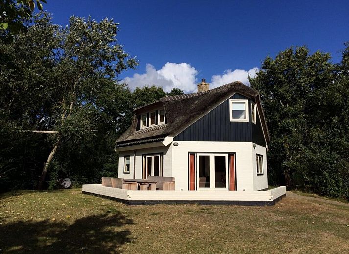 Ferienhaus Velduil in De Cocksdorp Texel, umgeben von gruener Natur und Ruhe.