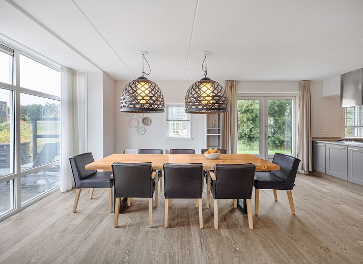 Buitenkant van de Sluftervallei 8-persoons bungalow in De Cocksdorp, Texel.