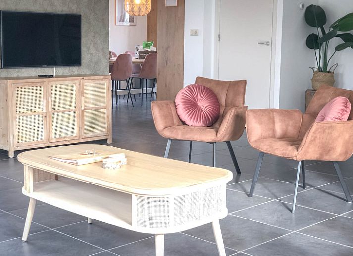 Vacation home De Vuurtoren in De Cocksdorp Texel surrounded by greenery and nature.