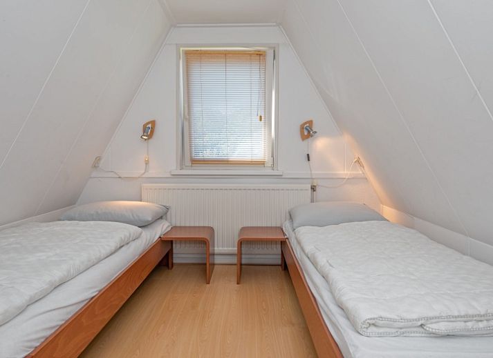 Moderne keuken in Vakantiehuis Slufterduin 076, De Cocksdorp, Texel. Compleet uitgerust voor een comfortabel verblijf op de Waddeneilanden.