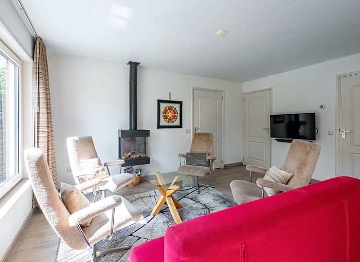 Vacation home Slufterhoek 174 in De Cocksdorp Texel with sunny terrace and green garden.