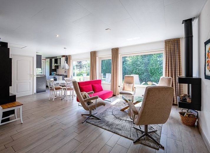 Vacation home Slufterhoek 174 in De Cocksdorp Texel with sunny terrace and green garden.