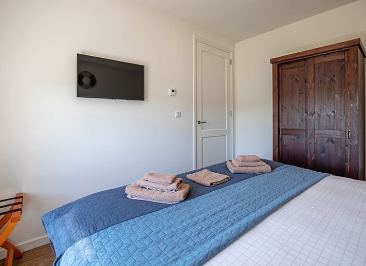 Cozy living room of Apartment A in De Cocksdorp Texel with lots of light.